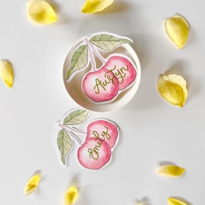 marque-places Cerise, marque-places personnalisés fête d'enfants, marque-places fruit, marque-places enterrement de vie de jeune fille, marque-places fruits d'été, joli badge nominatif,