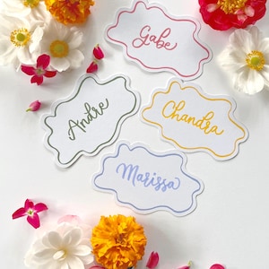 Marque-places ovales aux gribouillis lumineux, marque-places colorés pour mariage, marque-places EVJF, marque-places enterrement de vie de jeune fille, plaque nominative calligraphie