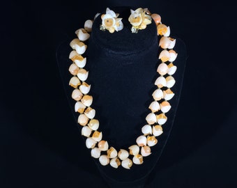 Ensemble collier et boucles d'oreilles pêche deux rangs vintage des années 1960