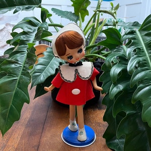 Japanese Big Eyed Pose Doll