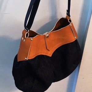 Bolso bandolera de piel, denim y franela