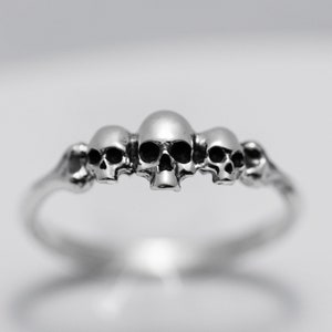 Ring With Skulls In A Row - Minimal Skull Ring  - Skull Jewelry - Skull Ring Sterling Silver