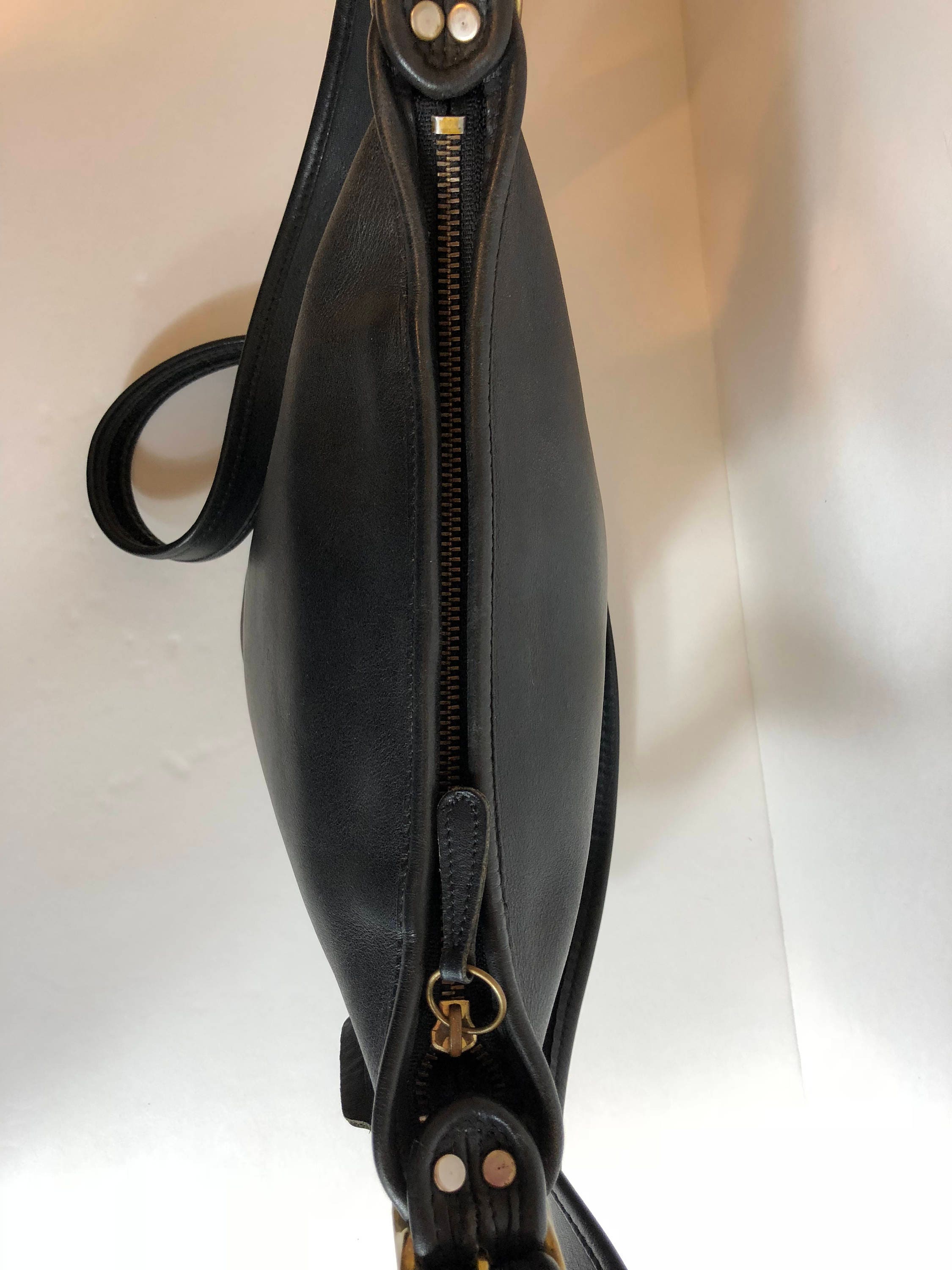 Vintage Coach | Coach Small Bucket Bag | Coach Crossbody | Black | 9019