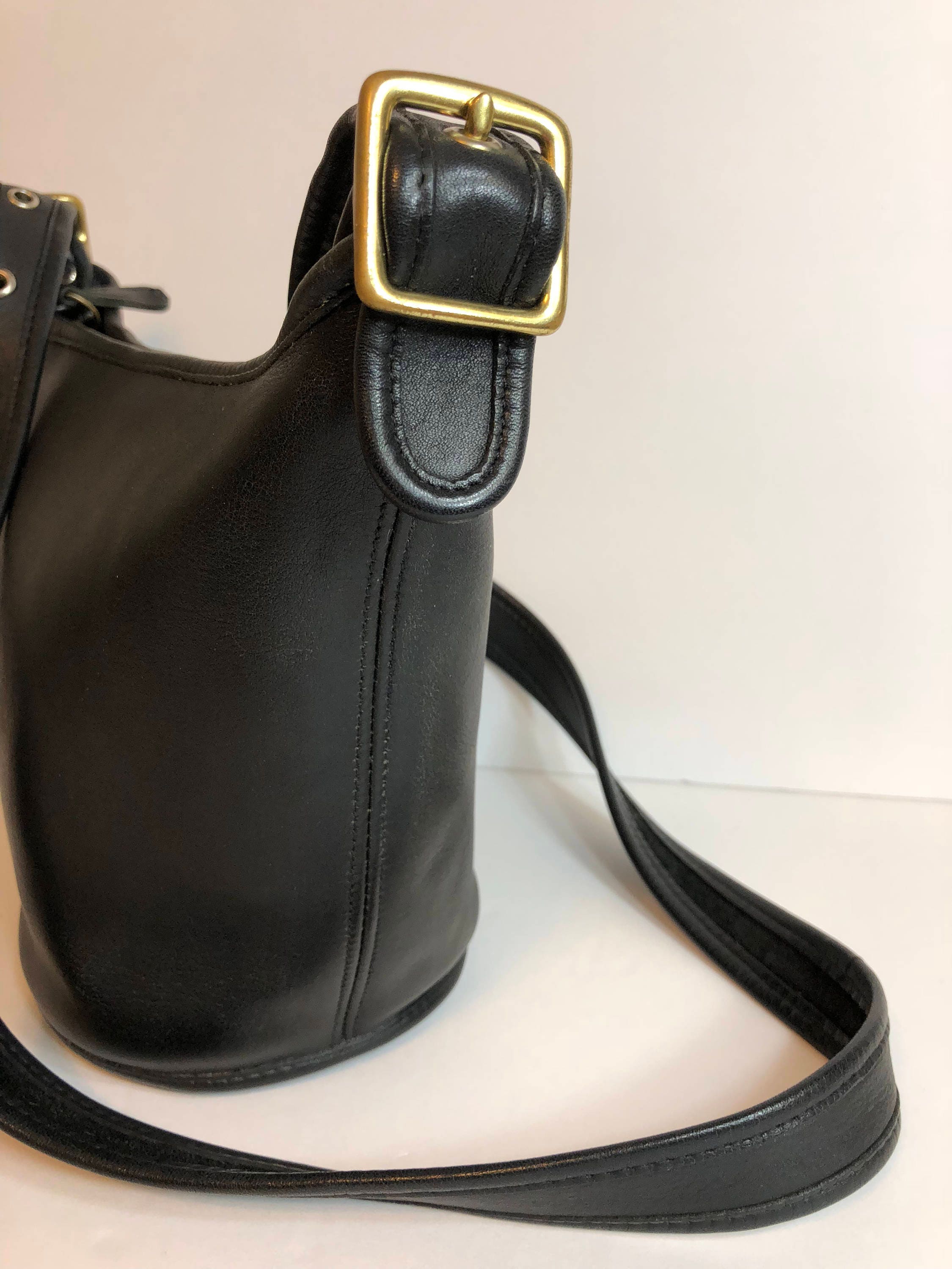 Vintage Coach | Coach Small Bucket Bag | Coach Crossbody | Black | 9019