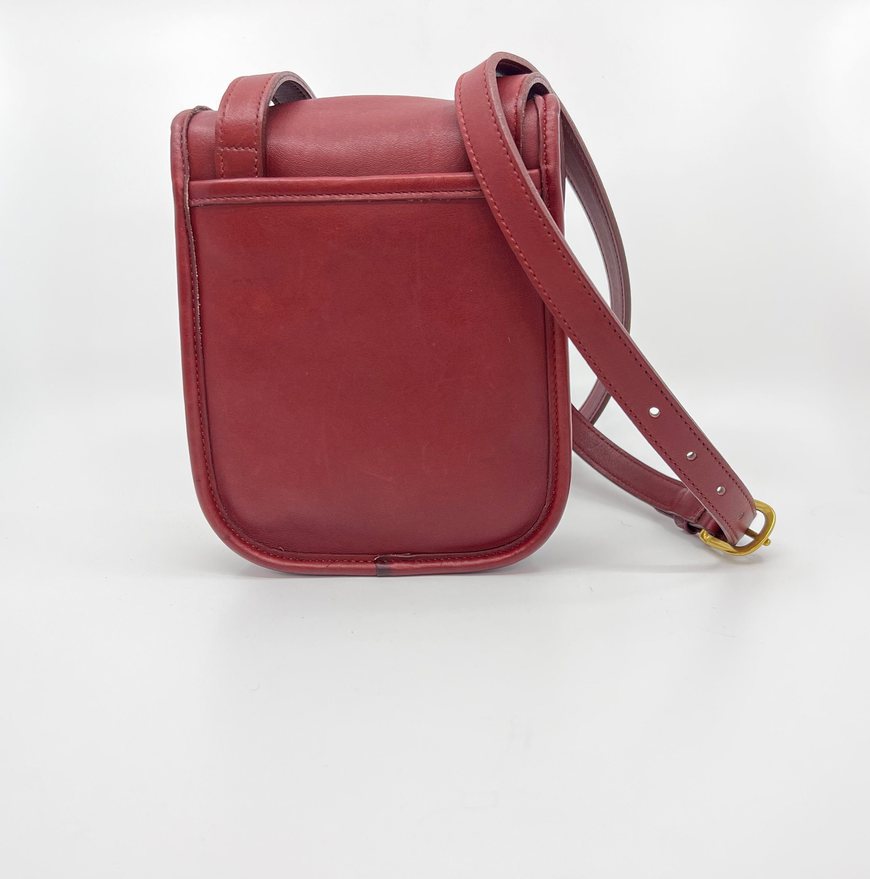 Vintage Coach | Side Pack | Deep Red | Crossbody Bag | 9978 Vintage Coach | Side Pack | Deep Red | Crossbody Bag | 9978
