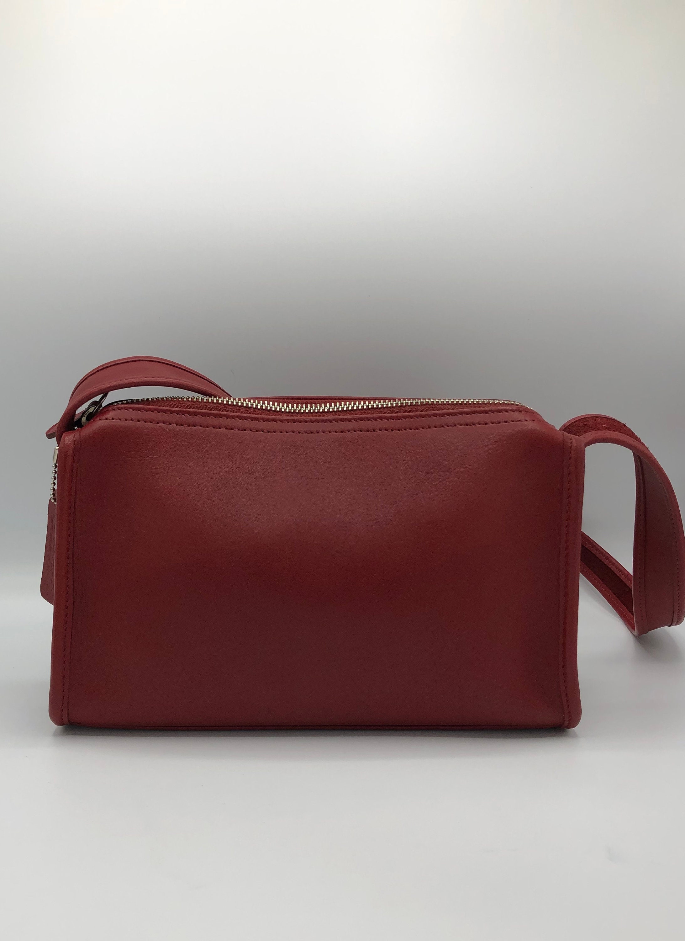 バッグ Vintage Coach Becket Shoulder Bag Red Vintage Coach Red Leather NYC Saddle Bag Shoulder Bag