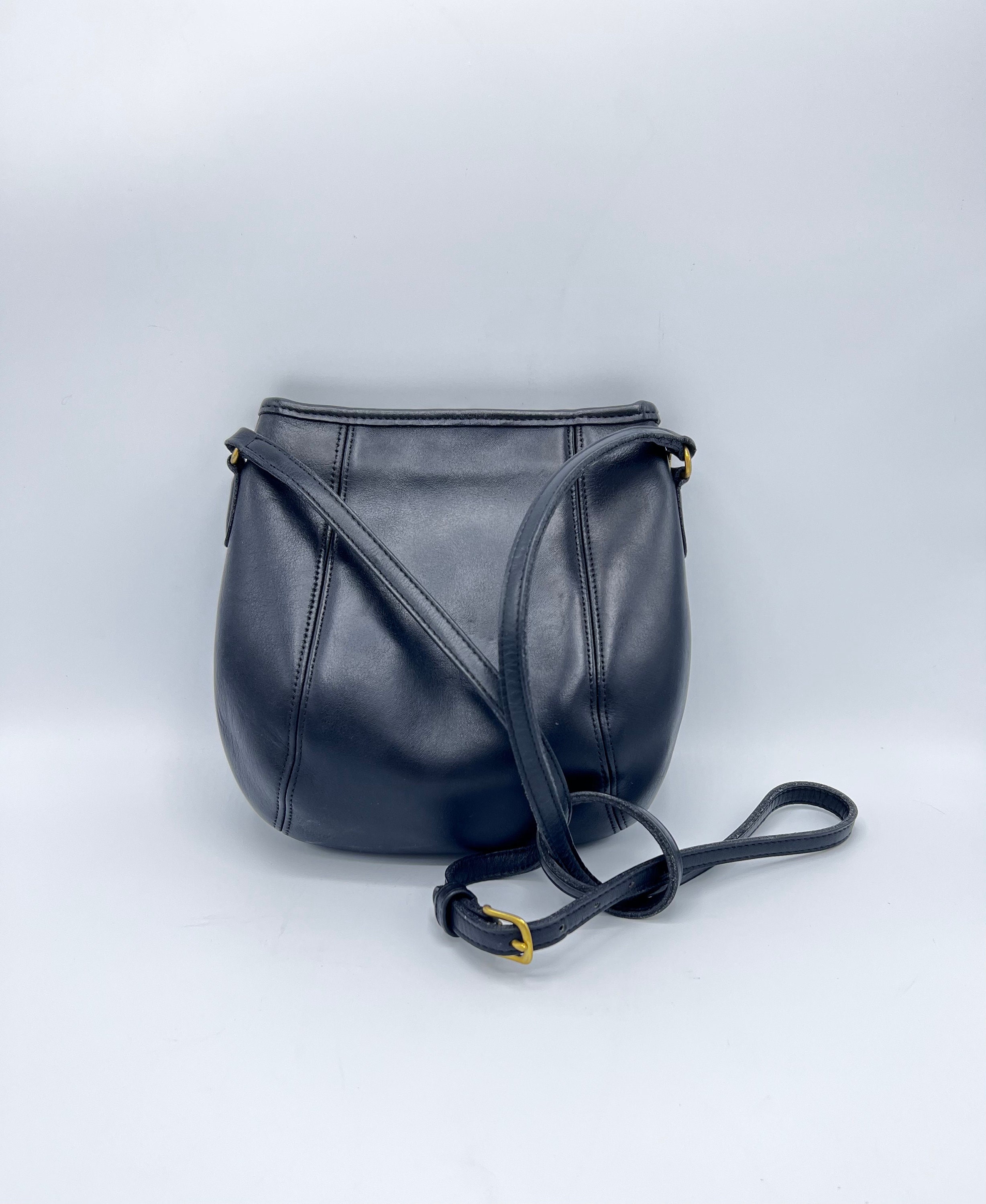 Vintage Coach | Crossbody | Black | 9990