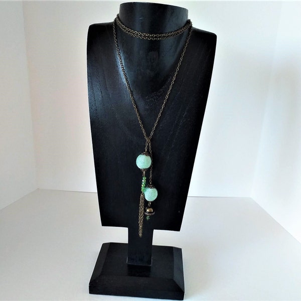 Collier Sautoir Asymétrique  , Collier à nouer ,Vert  Chaine bronze et perles.