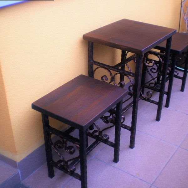 Ensemble de balcon en fer forgé vintage 2 chaises et 1 table de meubles de jardin à la main