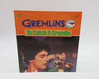 1984 GREMLINS - To Catch A Gremlin - Book - soft cover  - Action Figure Toy