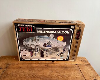 1983 Millennium Falcon 100% Complete w/ Box Return of the Jedi Star  Wars Part Accessory Kenner Original Action Figure Disney