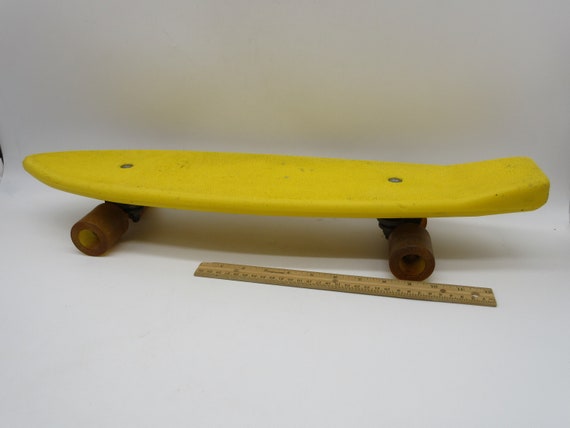1970's California FREE FORMER Skateboard - Yellow - Banana