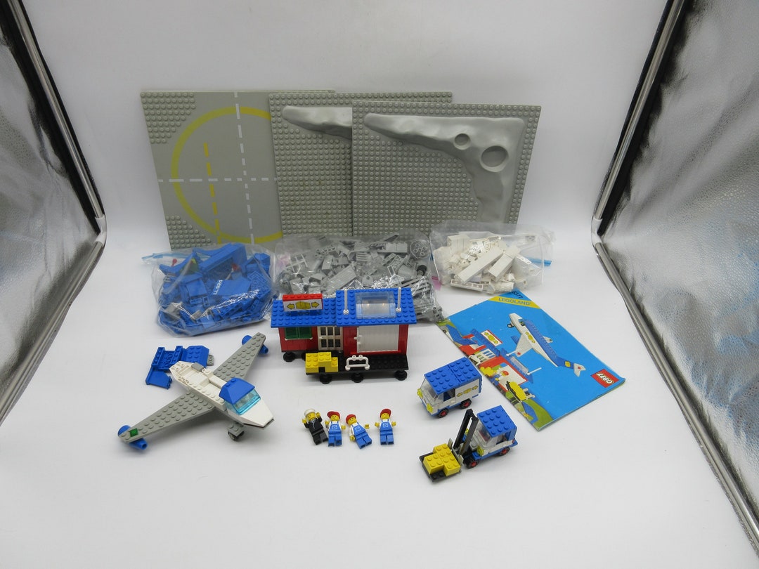 1985 LEGO Delivery Center 6377 Moon Space Set Vintage LEGO Mini Figure ...