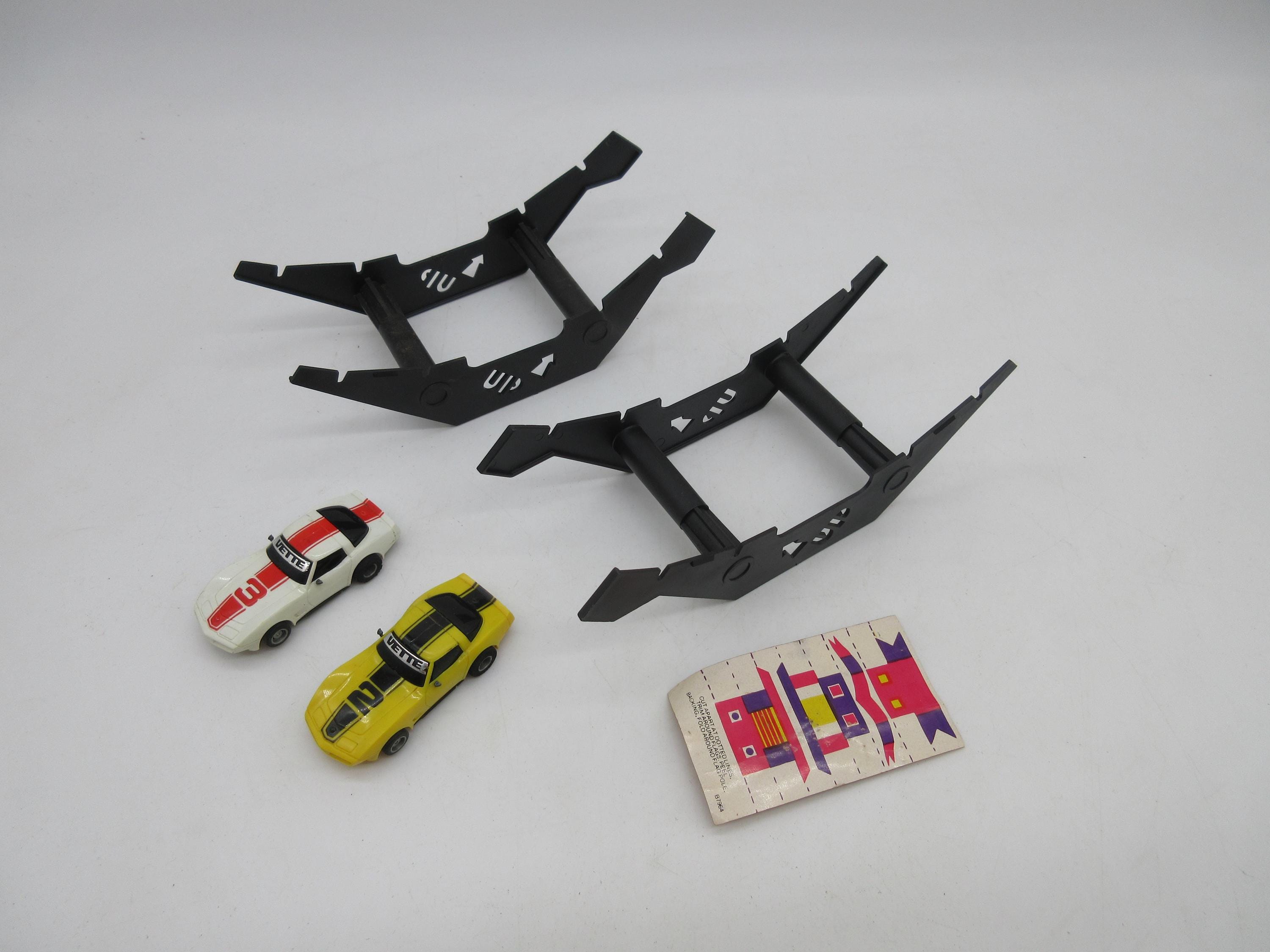 1980's TYCO CLIFF HANGERS W/ Corvettes - Slot Car Race Track in 1980's TYCO CLIFF HANGERS W/ Corvettes - Slot Car Race Track in