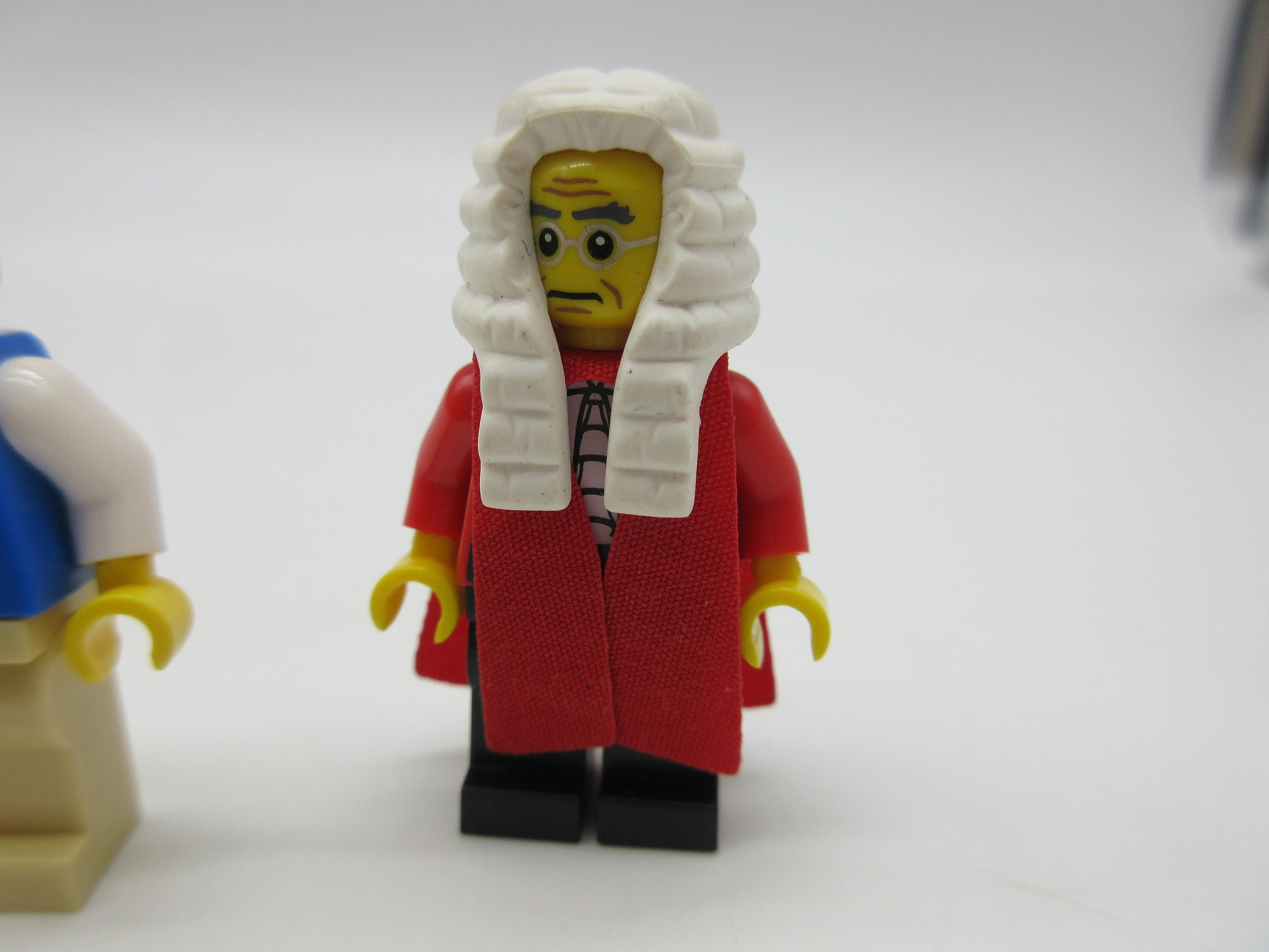 Lego outlet judge minifigure