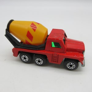 1976 CEMENT TRUCK #19 MATCHBOX Diecast Lesney Superfast Vintage