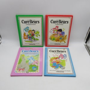 1983 Livres à couverture rigide Care Bears - American Greetings - Poinçonnage - Mini figurine articulée de poupée en peluche