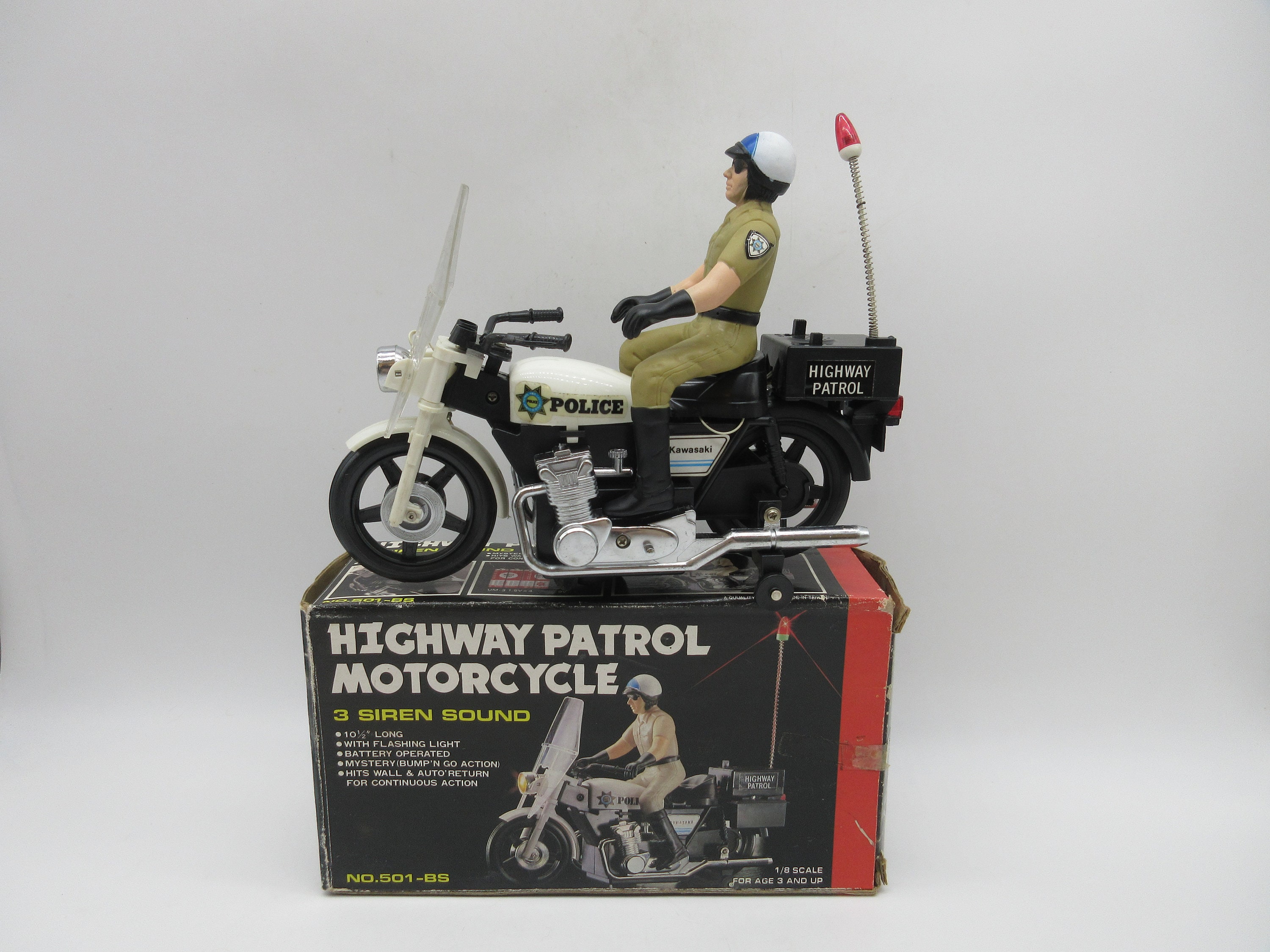 1980 Chips HIGHWAY PATROL MOTORCYCLE Works! W/ Box - Action 1980 Chips HIGHWAY PATROL MOTORCYCLE Works! W/ Box - Action