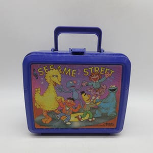 1980&#39;s Sesame Street Plastic Purple LUNCHBOX - Lunch Box
