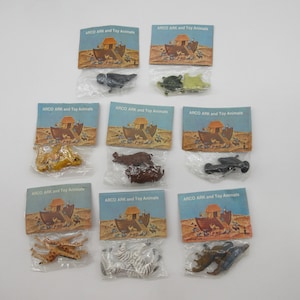1960&#39;s Noah&#39;s Ark Animals ARCO - New Old Stock Nos - Larami - Plastic Zoo Figures - Boat