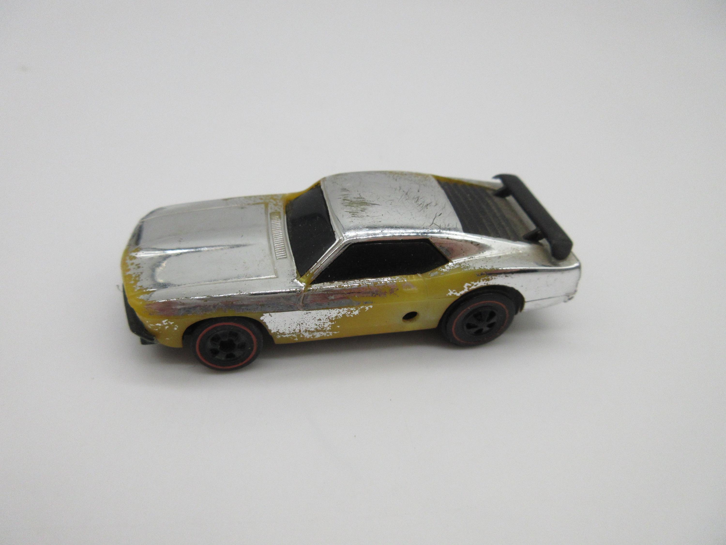 Hot Wheels Red Line Sizzlers Race Case with New Red Live