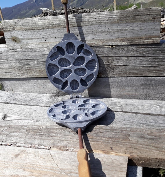 wood biscuit press