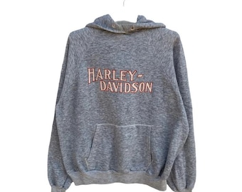 Vintage Harley-Davidson Spellout Logo Hoodie Grau | Klassisches Biker Motorrad Sweatshirt | USA Erbsen Streetwear