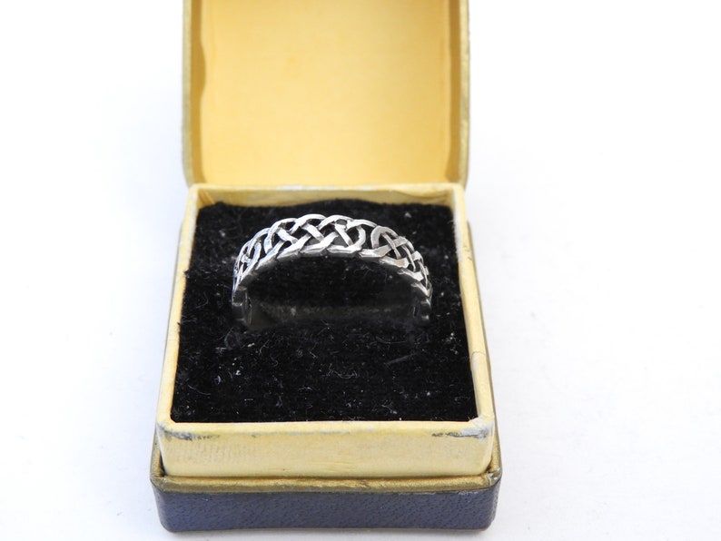UK R Vintage Arts and crafts band ring sterling silver US 8.75 925