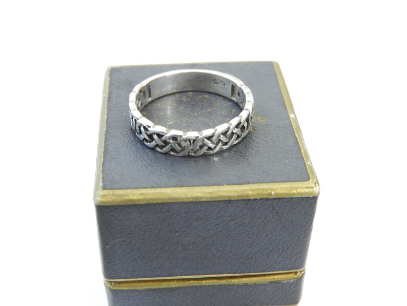 UK R Vintage Arts and crafts band ring sterling silver US 8.75 925