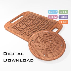 Op de afbeelding: Een houten doolhofspel met een ronde basis en een rechthoekig bord met handvatten. Het doolhof is gemaakt van hout en heeft een transparant acryldeksel. Het spel is beschikbaar als digitale download in verschillende bestandsformaten, waaronder STP, STL, OBJ, IGES en DXF. De tekst "DIGITALE DOWNLOAD" is onder het spel gedrukt.