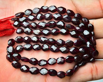 Hilo de 31,75 cm (12,5 pulgadas) de cuentas de granate natural en forma de pepita, de 5 x 7 mm a 6 x 8 mm, facetadas. Magníficas cuentas de granate para la elaboración de joyas. N.° 5313