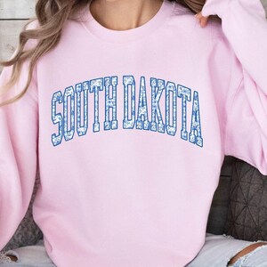 South Dakota Sweater Boho Floral South Dakota Sweatshirt Gifts for South Dakota Resident Shirt Cute Floral Midwestern Pullover
