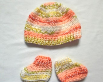 Ensemble vitaminé bonnet et chaussons pour bébé