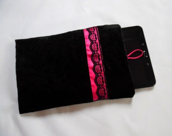 Housse de tablette en velours noir et fuschia