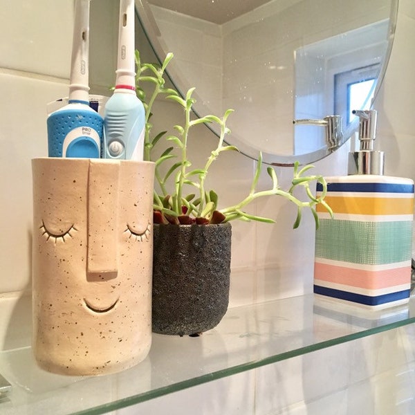 Handmade Face Toothbrush Holder, Bathroom Ceramic Toothbrush Pot