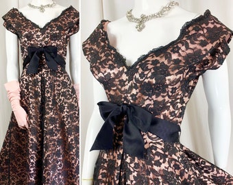 Late 40&#39;s /Early 50s Black Lace & Shell Pink Duchesse Satin Dress .. Metal Zip .. Label: Susan Small .. UK 8 .. Original Vtg Forties Fifties