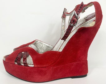 1990's Scarlet Suede Peep Toe Ankle Strap Wedges .. Label: D- Havz by Terry De Havilland .. EU 39 .. Original Vintage 90's Designer *UNWORN*