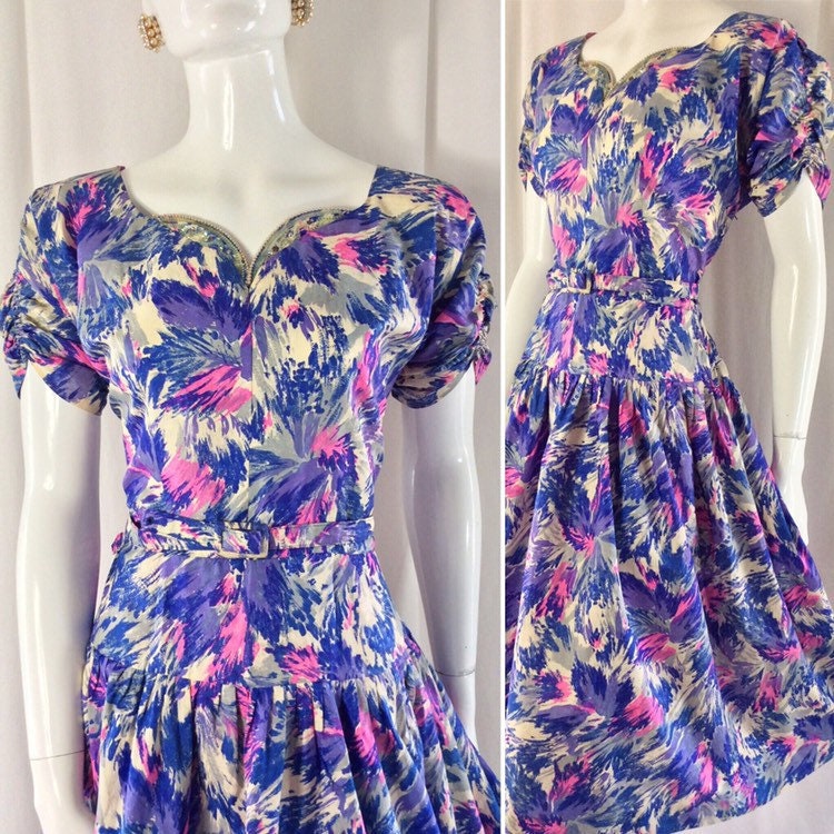 Image of stunning 's Printed Silk Belted Dress With Embellished Sweetheart Neckline ..label Ann Kauffman ..uk  ..original Vintage Forties 's