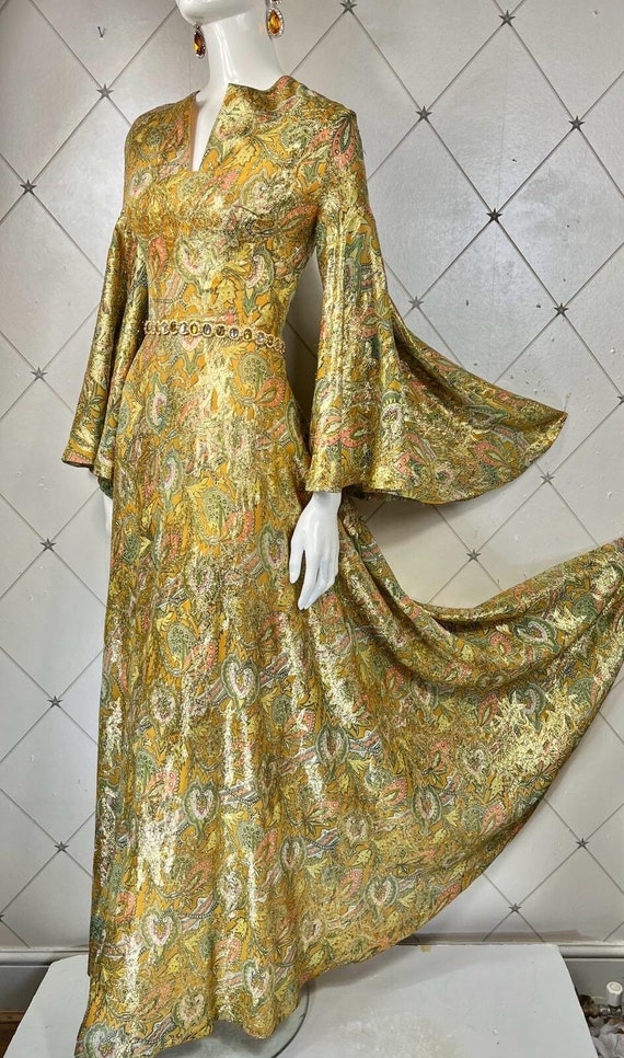 On Hold* Late 1960s Shimmering Gold Lurex Paisley… - image 7