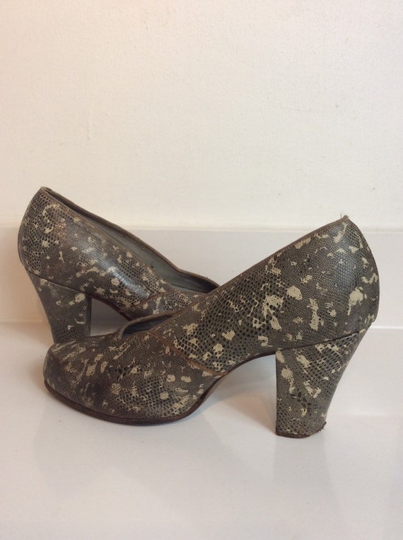 1940's CC41 Faux Snakeskin all Leather Court Shoe… - image 2