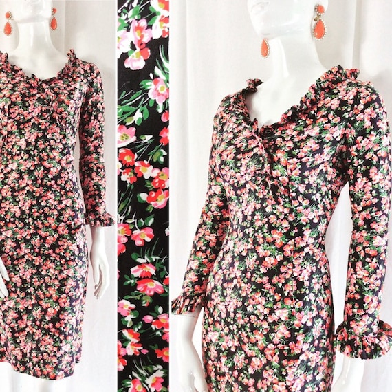 1960's Fitted Cotton Ditsy Floral Print Dress with