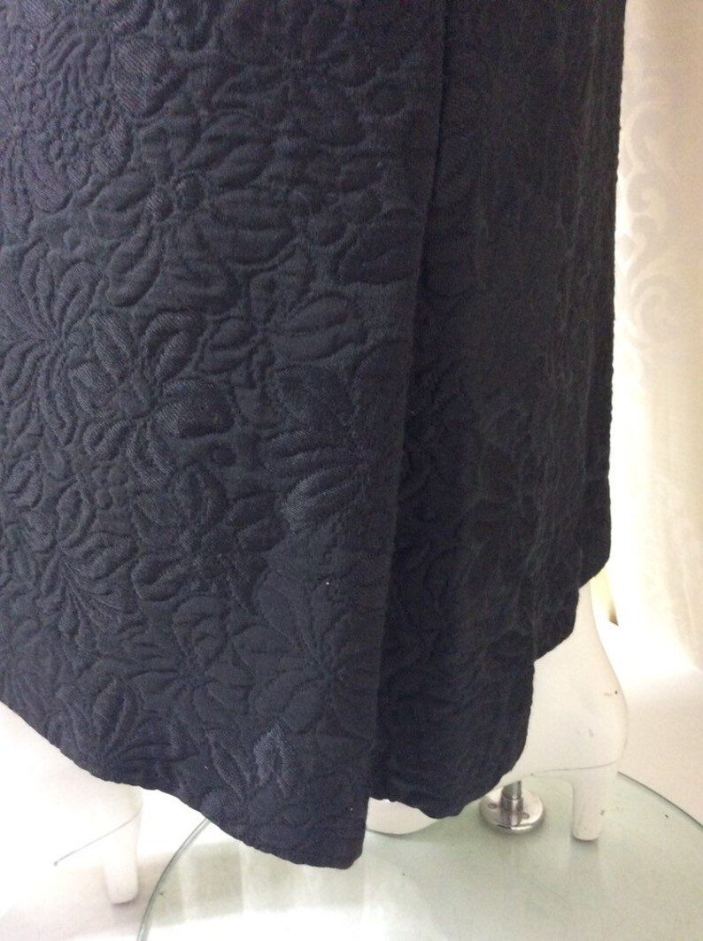 A Focus Model...tailored in London UK Size 10 Sixties 60/'s Fabulous Vintage 1960/'s Black Cotton Rayon Floral Brocade Evening Skirt Label