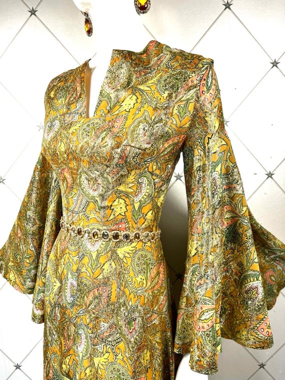 On Hold* Late 1960s Shimmering Gold Lurex Paisley… - image 3