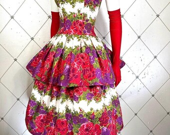 1950er Jahre Geblümtes Borte Print Kleid aus Baumwolle .. Ohne Knochen .. Label: Wendy Dress .. Metal Zip .. Original Vintage Fifties 50s
