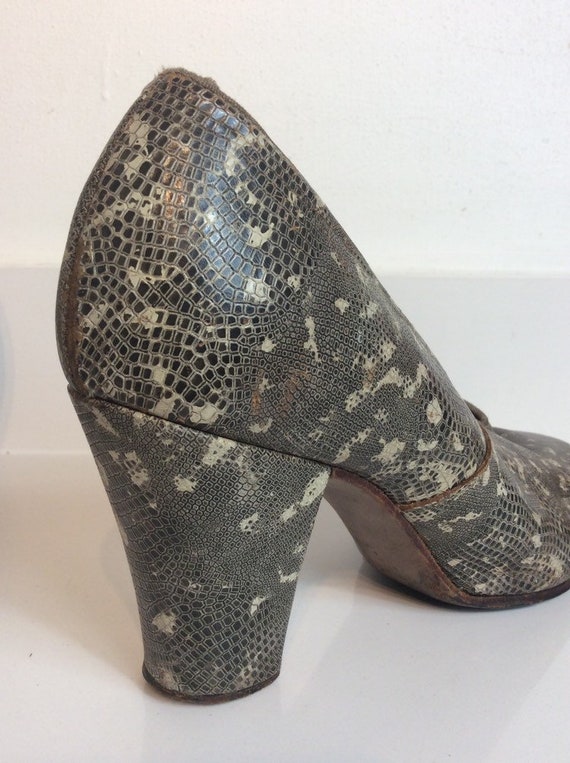 1940's CC41 Faux Snakeskin all Leather Court Shoe… - image 3