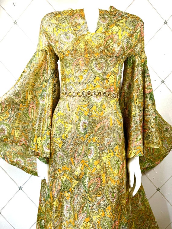 On Hold* Late 1960s Shimmering Gold Lurex Paisley… - image 8