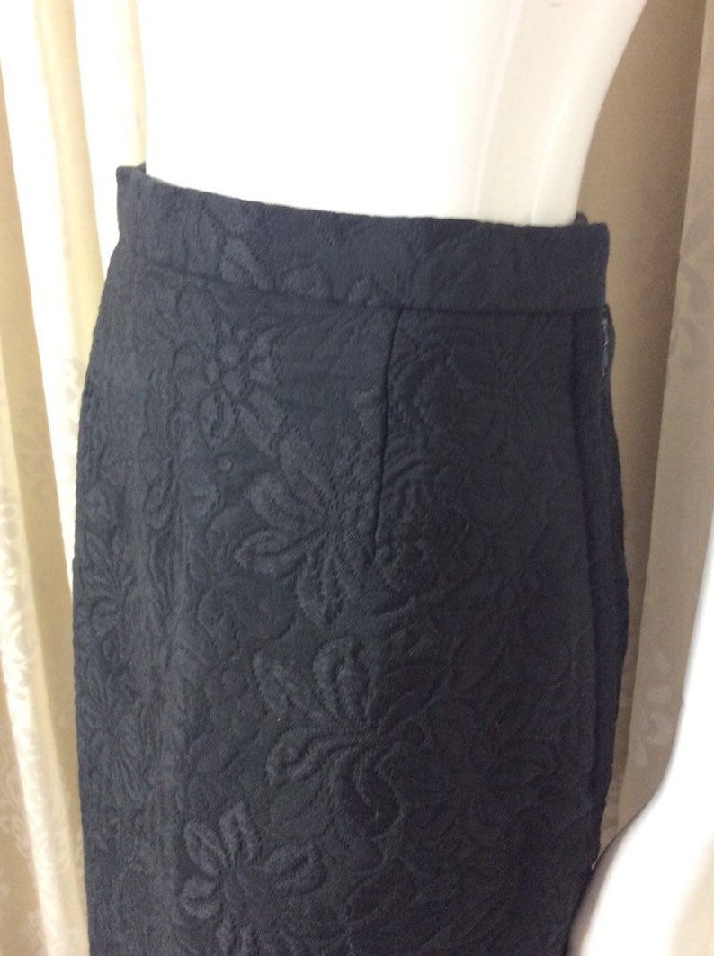 A Focus Model...tailored in London UK Size 10 Sixties 60/'s Fabulous Vintage 1960/'s Black Cotton Rayon Floral Brocade Evening Skirt Label