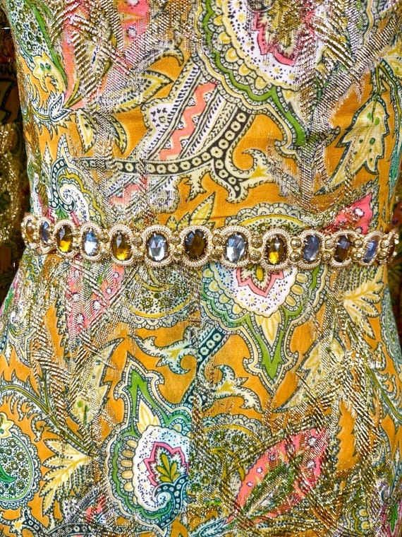 On Hold* Late 1960s Shimmering Gold Lurex Paisley… - image 4