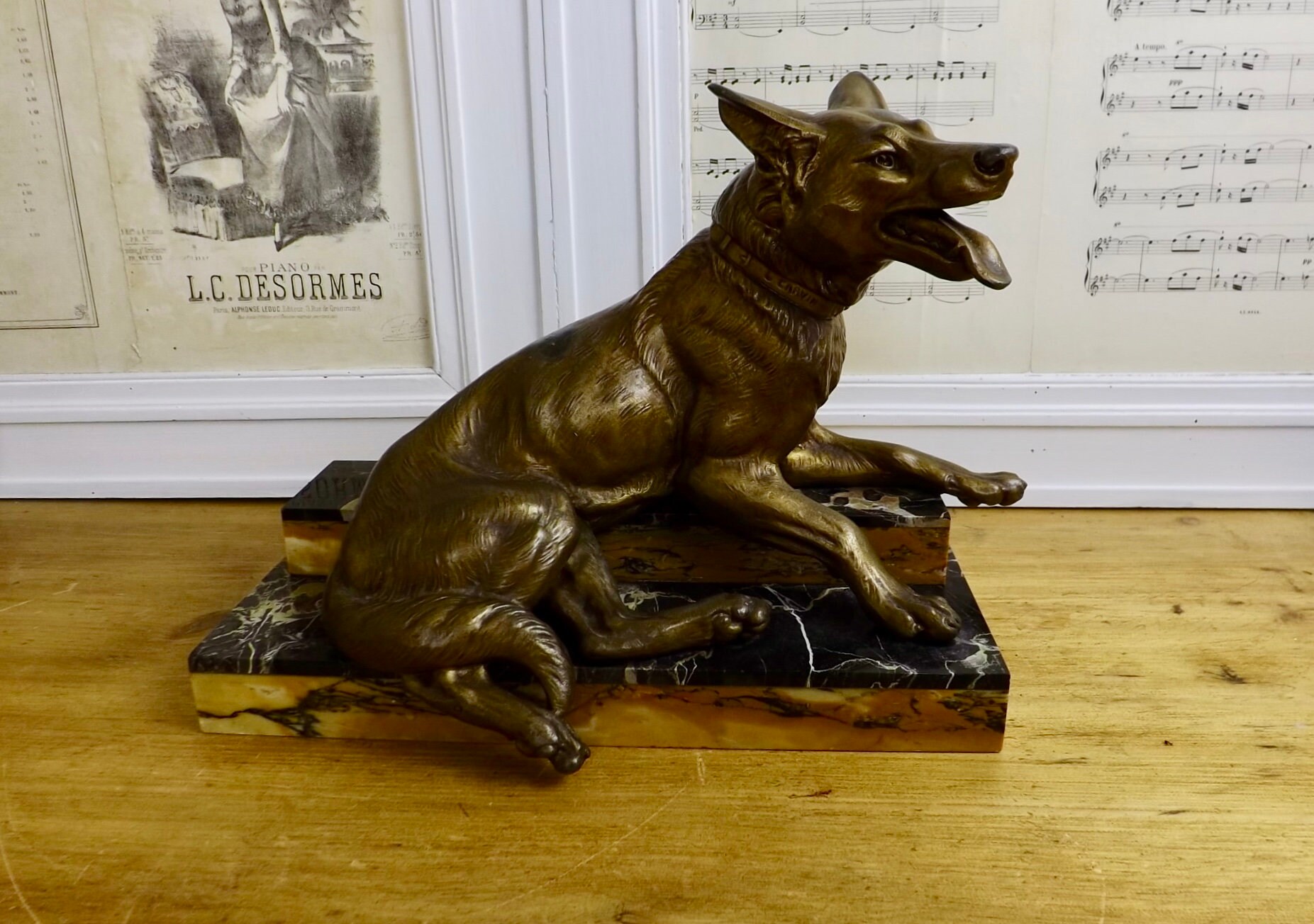 Antique Français Art Déco Bronze Spelter Dog de Louis Garvin Signé et Monté sur Marbre
