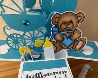 Babykarte Junge blau mit handgemaltem Teddy